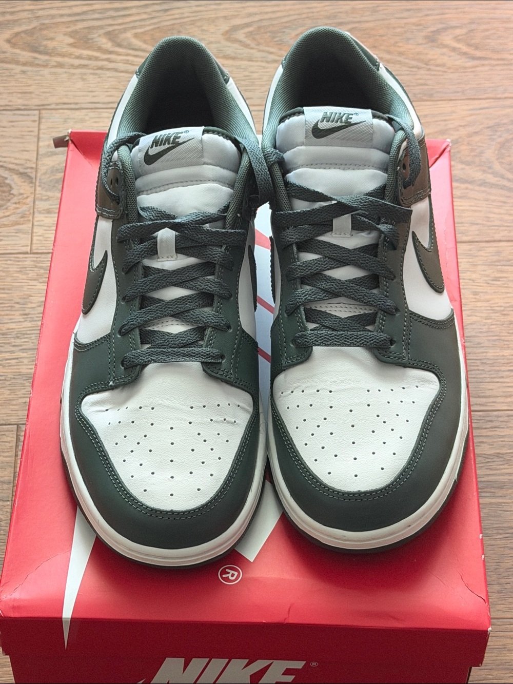 Brand New: Nike Men’s Low-Top Sneakers in White and Green.